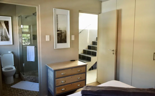 Afri Chić Apartment In Sea Point