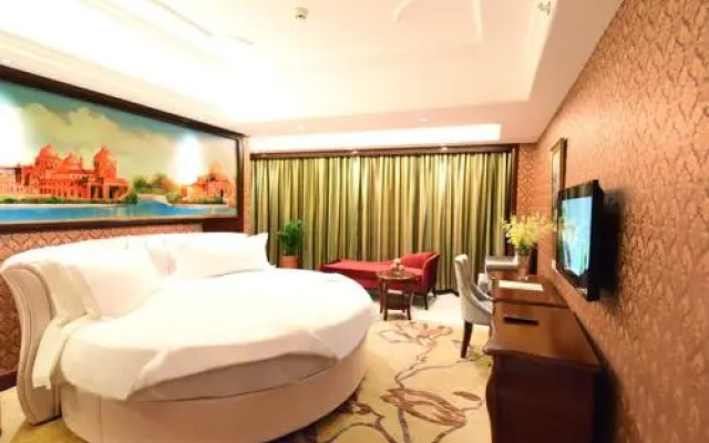 Vienna Hotel Loudi Chunyuan Pedestrian Street