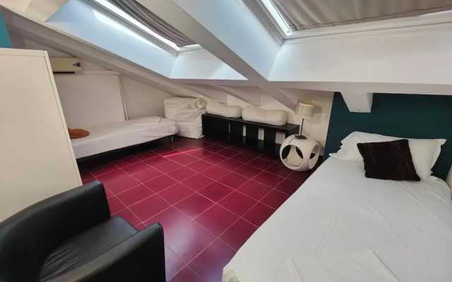 Mercanti Attic Version