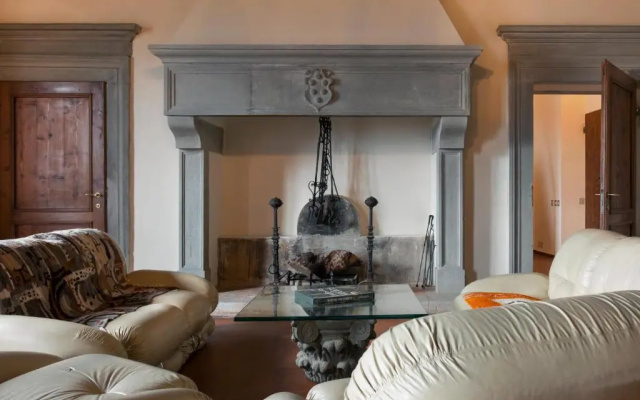 Medici Villa with Gardens 7 Min From Florence