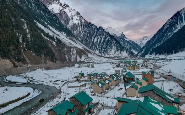 Snowland Resort & Spa - Riverfront