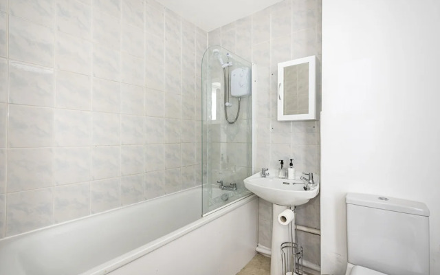 ASH Cosy Apartments 2 - Codling Close
