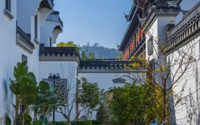 Jiuchonghu Hakka Hot Spring Courtyard