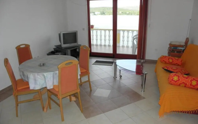 Josef - Seaview - A2 Crveni