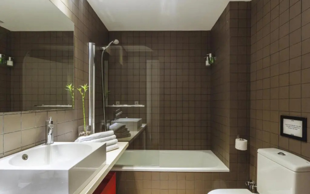ArtlifeBCN Urban Oasis Apartment