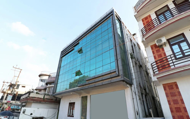 OYO 6706 Hotel New Sunder Residency