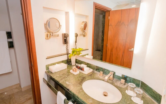 Royal Holiday At Grand Park Royal Cancun - All Inclusive
