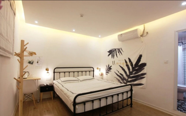 Love Flower Hostel