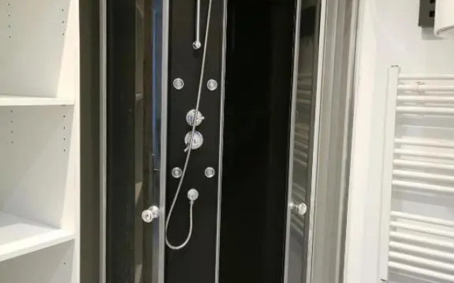 Studio centre ville de la Bourboule refait neuf octobre 2022