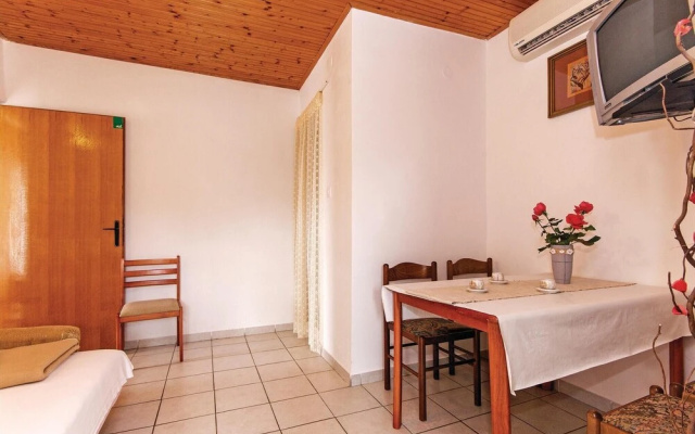 Awesome Home in Vlasici With Wifi and 1 Bedrooms