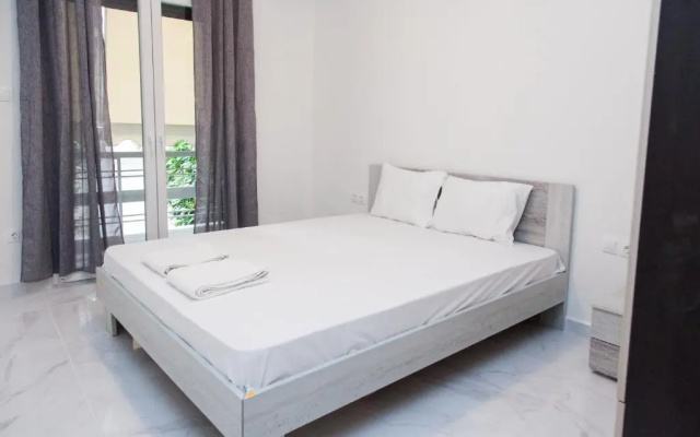 Modern 3-bedroom Apartment Next to Koridallos square