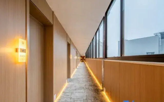 Rezen Retreat Yunyi
