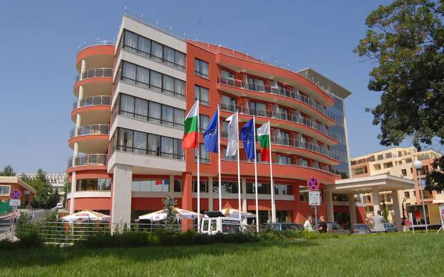 Hotel Vigo вид на фасад