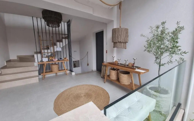 ikies suites luxury apartments by the sea 3