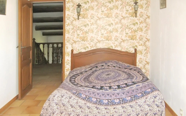 Apartment With one Bedroom in Saint-rémy-de-provence, With Pool Access