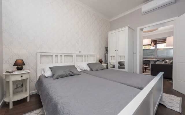 Portos Apartment