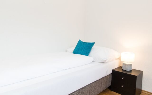 Отель CheckVienna - Apartment Familienplatz Австрия, Вена - отзывы, цены и фото номеров - забронировать отель CheckVienna - Apartment Familienplatz онлайн вид на фасад