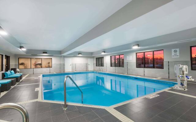 Hawthorn Suites By Wyndham Columbus West In Columbus United