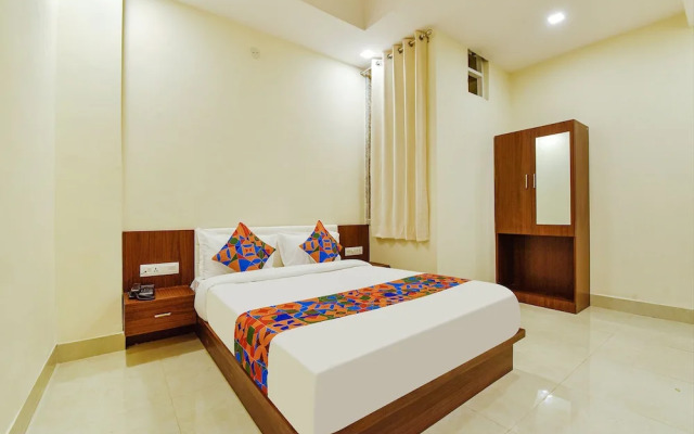 Fabhotel Diamond I