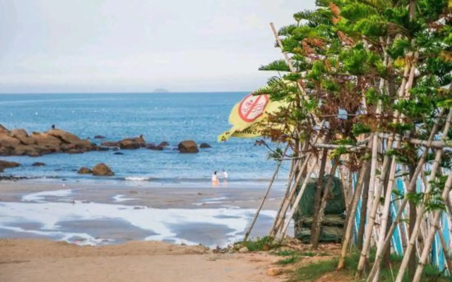 Longhai Yuelai Inn
