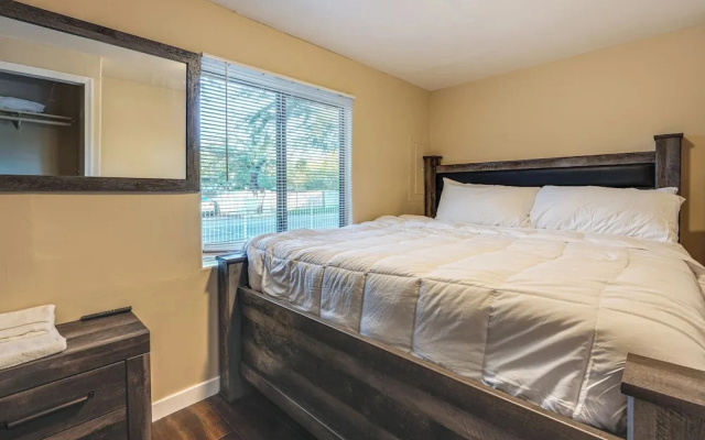 Walkable Phoenix 2-unit Hub Near Chase Field!