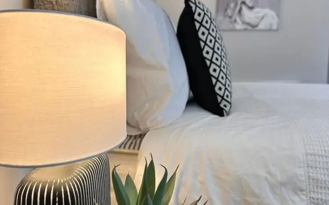 Ocho Homes Lux By Eight Continents, Belfast