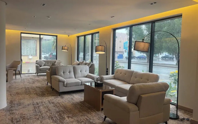 Lyvan Hotel