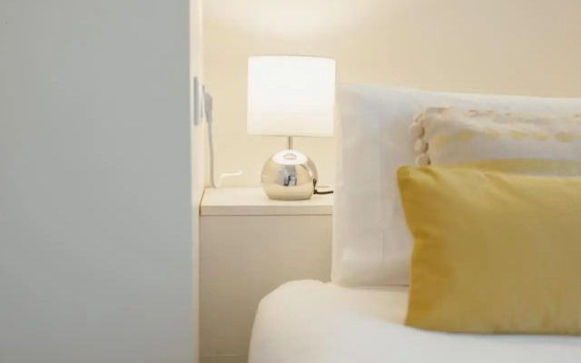 1BR Flat in Trindade w/ AC by metro station