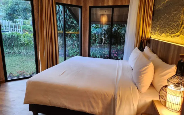 Villa 4-BR Klub Bunga No. 4 Batu Malang