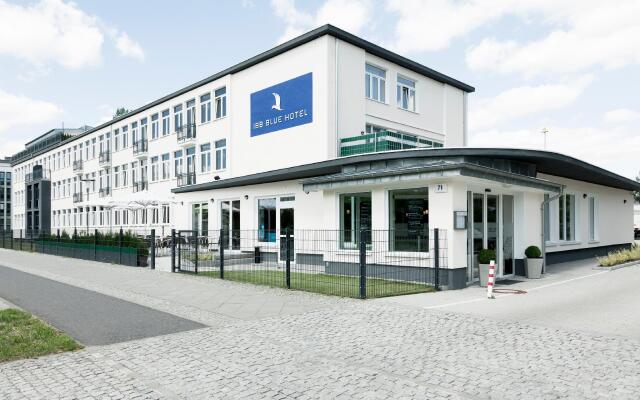 IBB Blue Hotel Adlershof Berlin-Airport вид на фасад