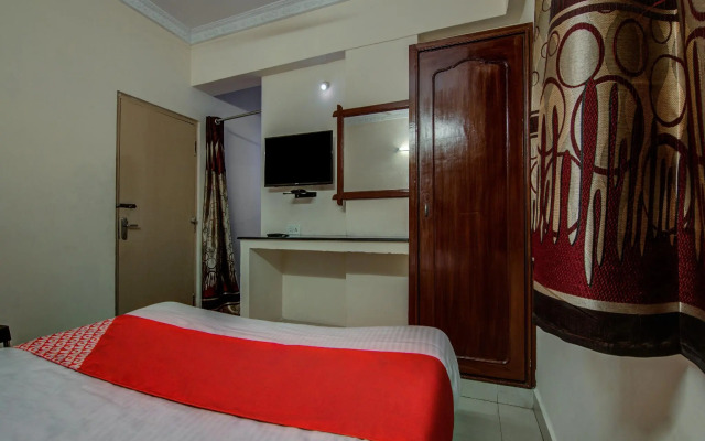 OYO 13321 Hotel Lakshmi Paradise