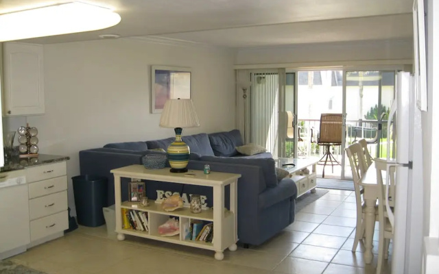 219 Surfside - 2 Br Condo