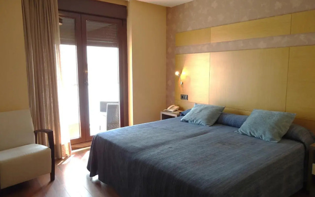 Isla Nova Hotel