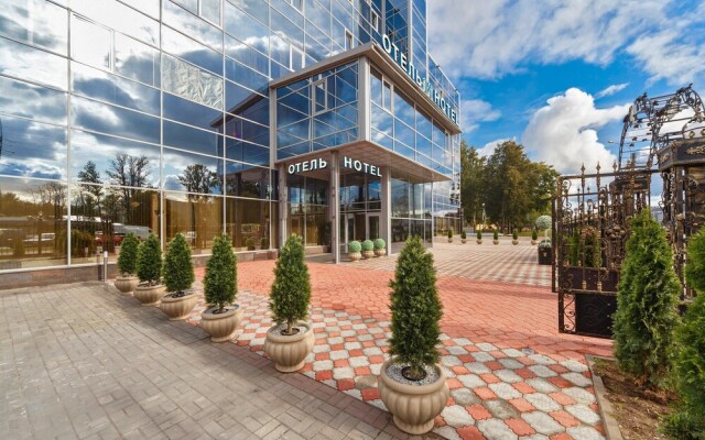 Men'k Kings Hotel вид на фасад