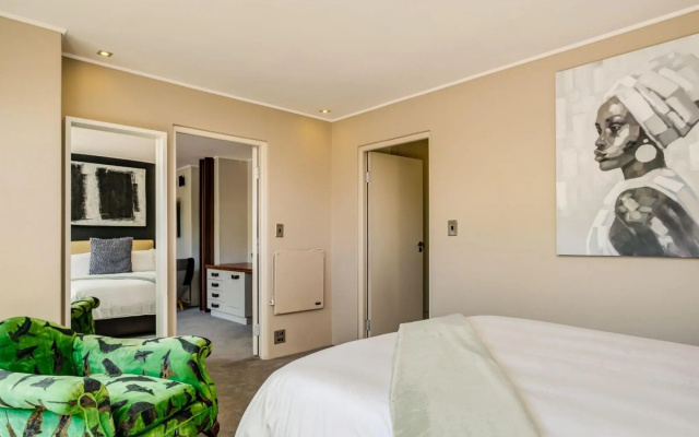 Lovely 1 Bedroom Apartment in Camps Bay