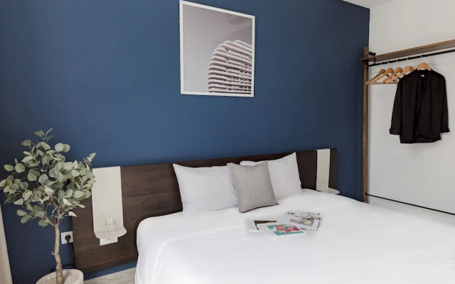 Blue Arch Suites