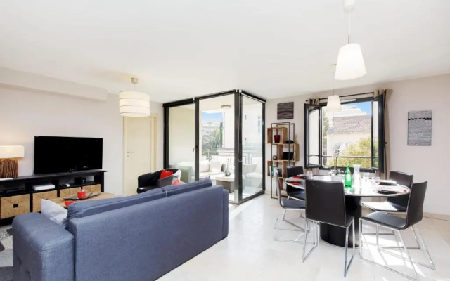 3 Bedrooms: 200m From Croisette