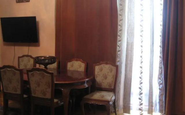 Ника 2005