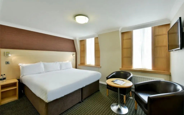 Strand Palace Hotel