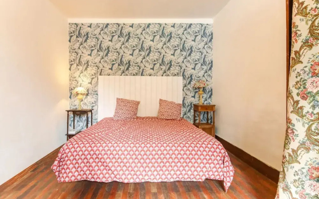 Traditional Holiday Home in Brinon sur Beuvron