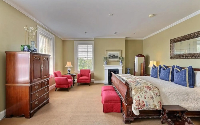 The Presidents Quarters Inn