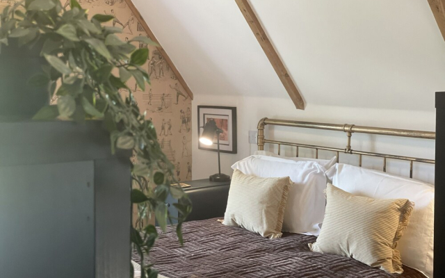 Queensbury Loft