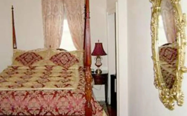 Old Historic Creole Inn