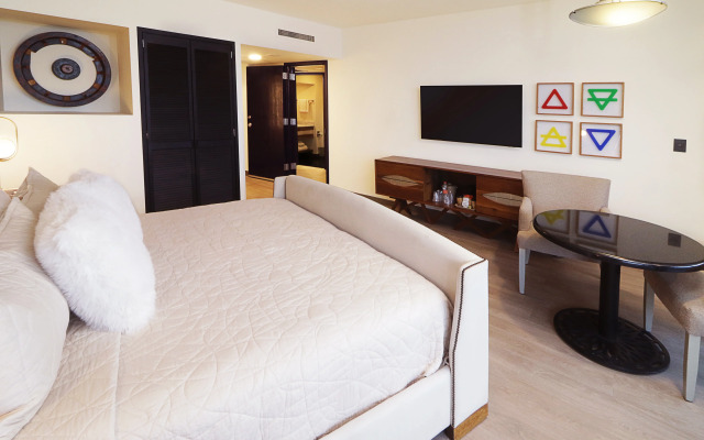 Holiday Inn Monterrey - Parque Fundidora by IHG