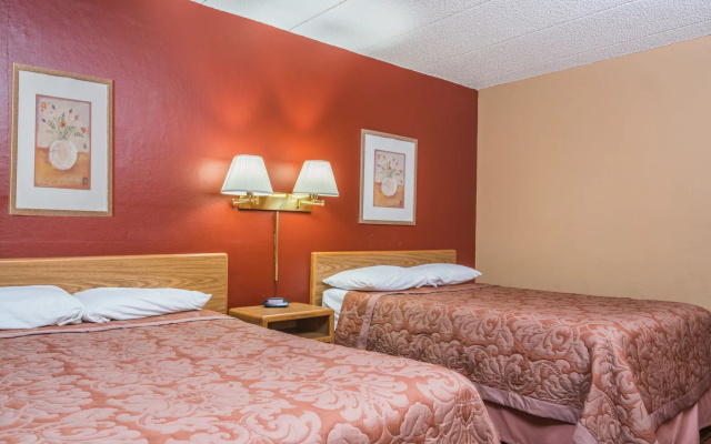 Super 8 By Wyndham Brooklyn Center/Mpls