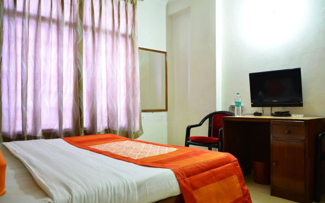 Hotel Paradise International by JMD Group