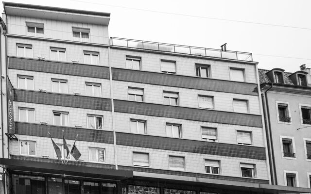 Отель 9Hotel Paquis вид на фасад