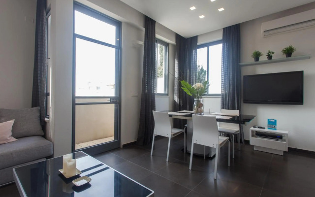 Luxury Penthouse 2 bed near Rothchild