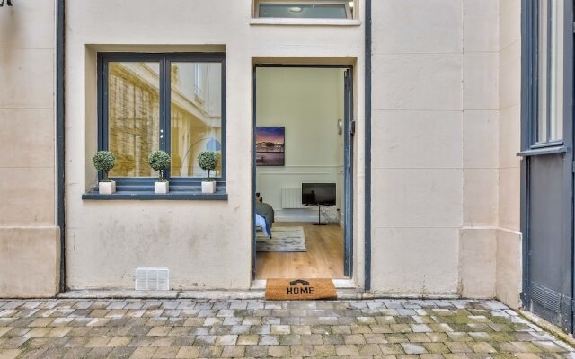 Отель 05 - Designed Parisian Flat Франция, Париж - отзывы, цены и фото номеров - забронировать отель 05 - Designed Parisian Flat онлайн вид на фасад