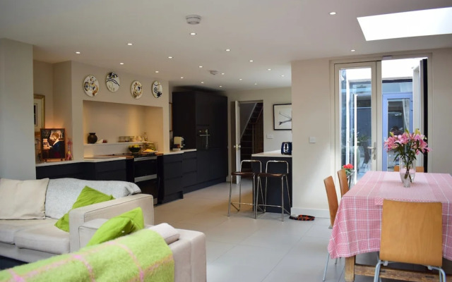 2 Bedroom Townhouse In Dublin City Centre